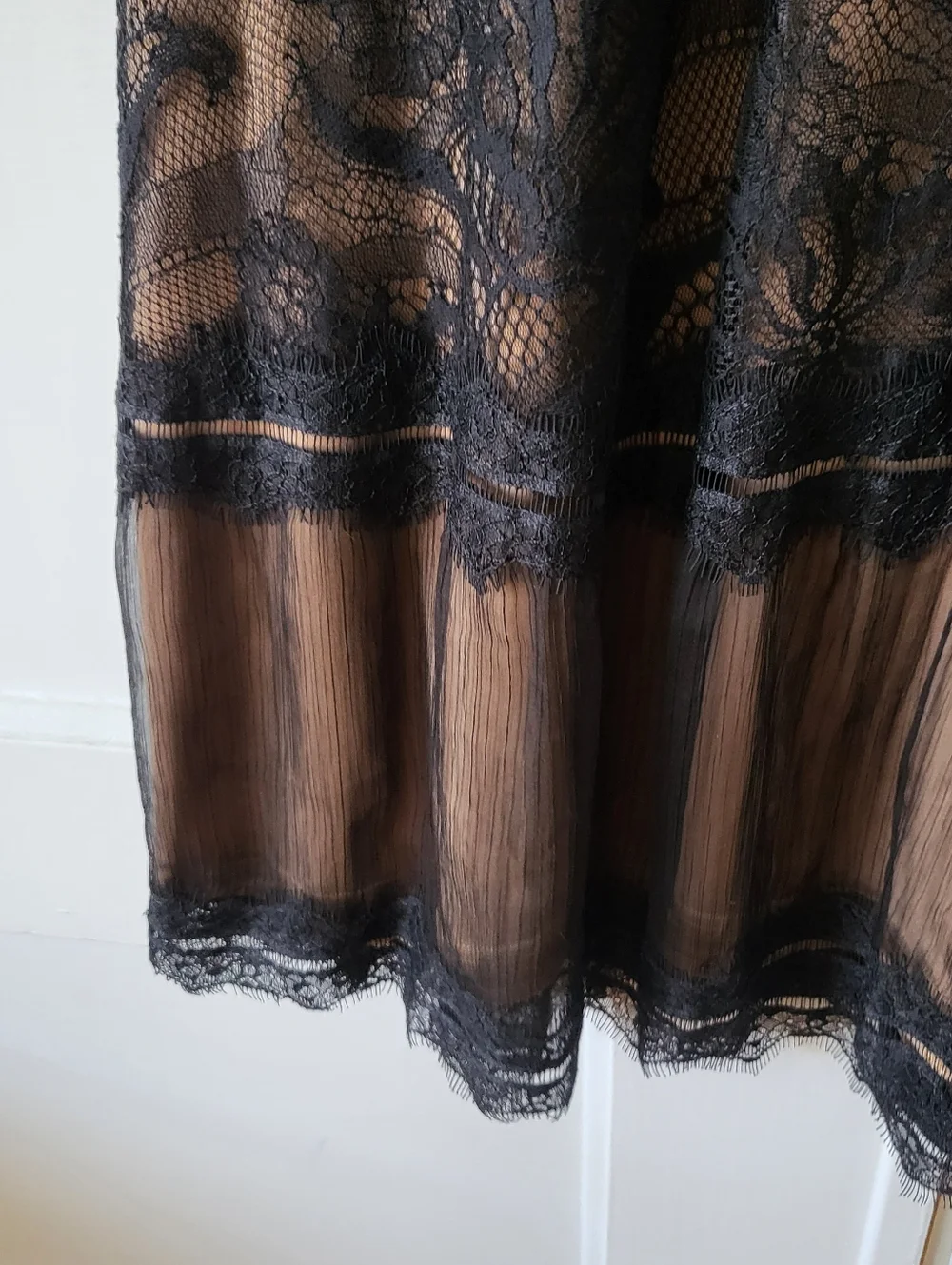 NWT Tadashi Shoji Camille Tea Length Lace Dress Black Nude Size 8 - Picture 3 of 9